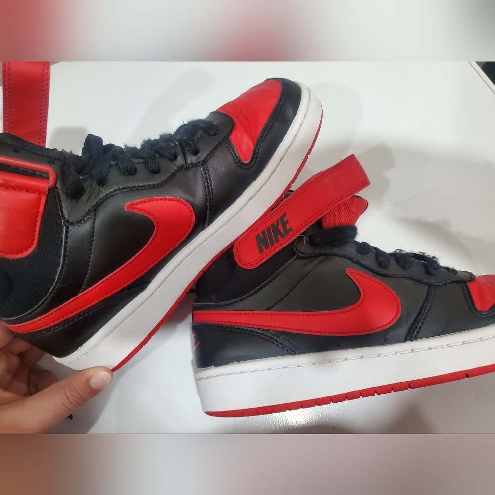 Nikes - Picture 3 of 5